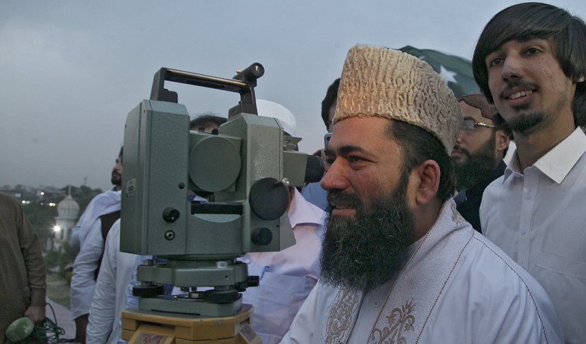 Pakistan moon-sighting committee to meet today to determine start of Ramadan